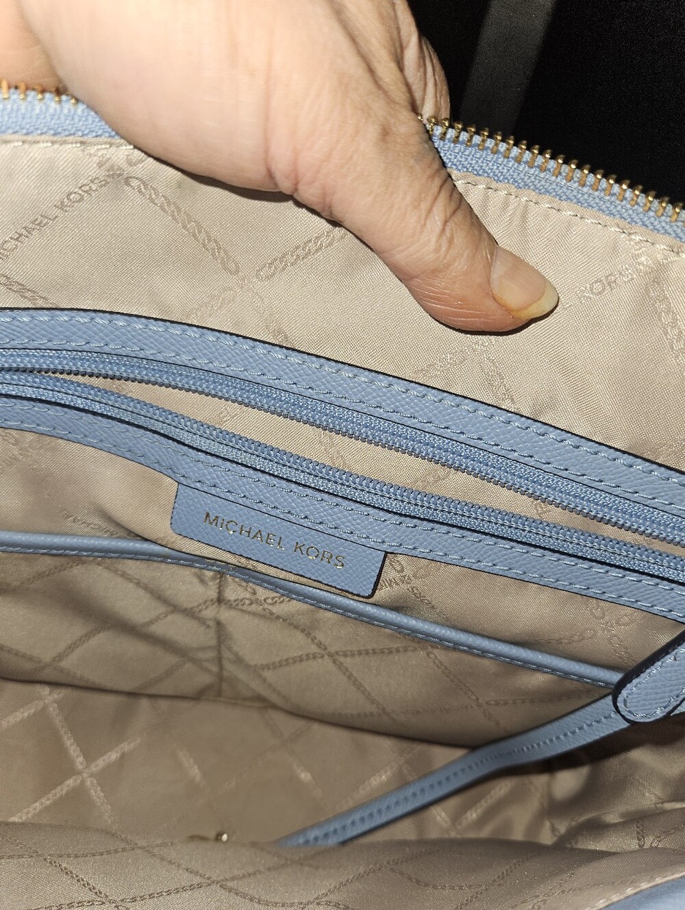 NWOT-Michael Kors Saffiano Leather Jet Set East/West Top Zip Tote - Picture 11 of 14